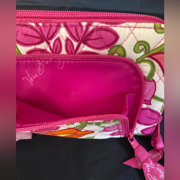Vera Bradley Wristlet in Lilli Bell - Picture 4 of 10